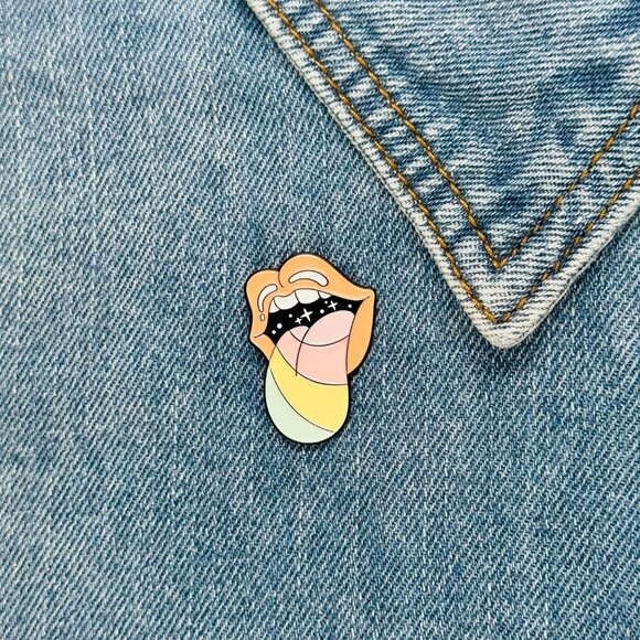🤩Enamel Pin Pastel Lips & Stars Design - Rainbow tongue enamel Brooch 🤩 - Picture 1 of 6